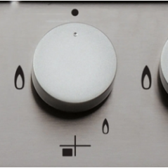 COCINA ENCIMERA 4 QUEMADORES 24" AKT700IXL